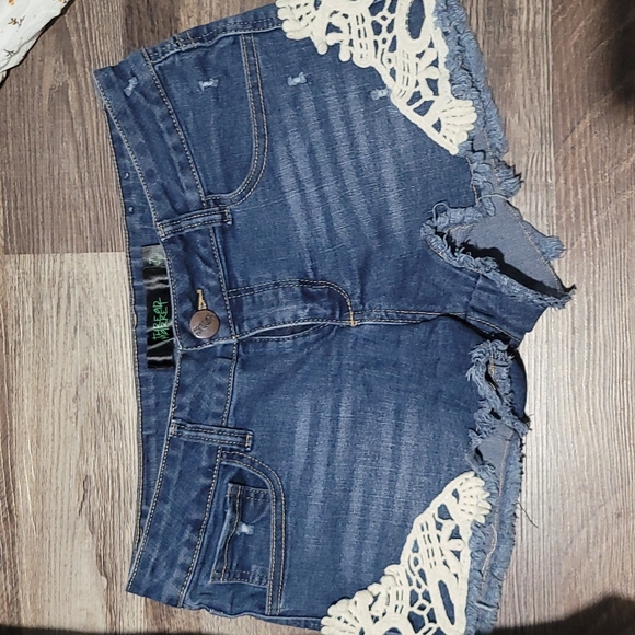 Three shorts & two tops bundle, perfect for cute summer outfits. - Picture 3 of 6